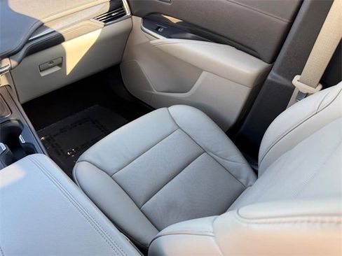 Used 2019 Cadillac XT4 Premium Luxury w/ Technology Package image 16