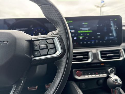 Used 2025 Ford Mustang GT Premium RWD image 17