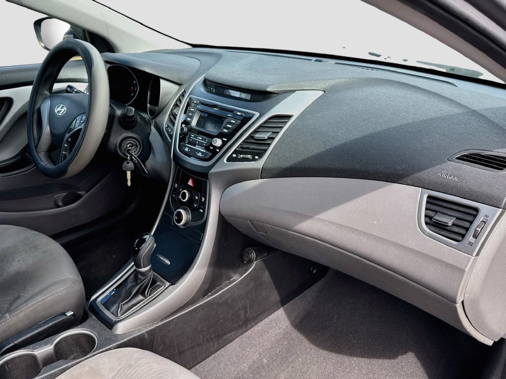Used 2014 Hyundai Elantra SE FWD image 33