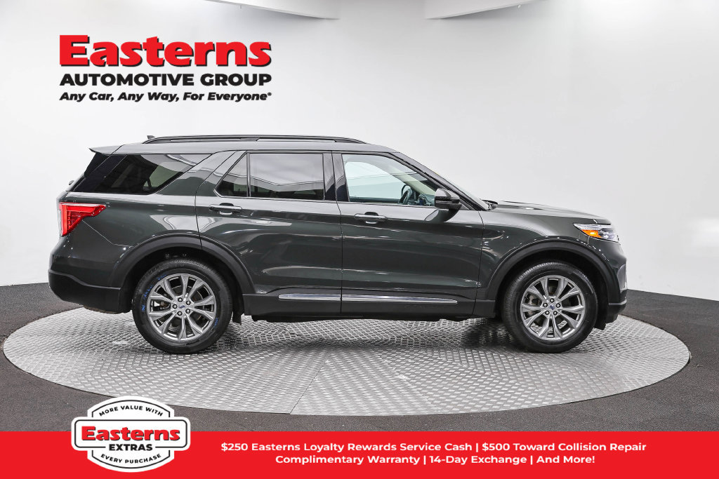 Used 2023 Ford Explorer XLT w/ Equipment Group 202A AWD/4WD image 5