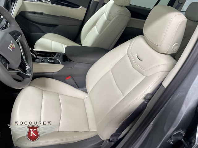 Used 2025 Cadillac XT6 Premium Luxury w/ LPO, Floor Liner Package AWD/4WD image 13