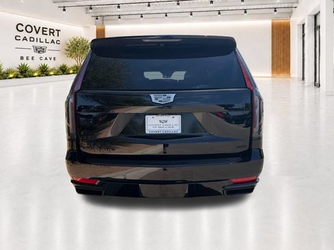 Used 2023 Cadillac Escalade ESV Sport w/ LPO, ONYX Package AWD/4WD image 12
