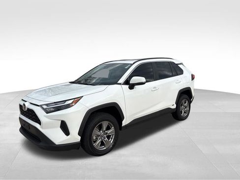 Used 2025 Toyota RAV4 XLE w/ Convenience Package image 9