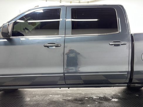 Used 2017 GMC Sierra 1500 SLE w/ SLE Value Package AWD/4WD image 12