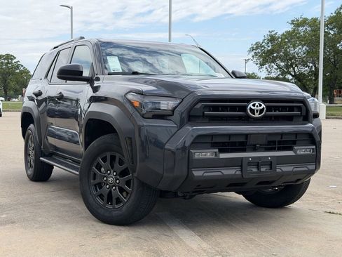 Used 2025 Toyota 4Runner SR5 RWD image 2
