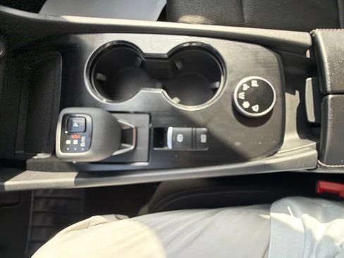 Used 2024 Nissan Rogue SV AWD/4WD image 25