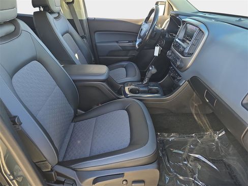 Used 2017 Chevrolet Colorado Z71 image 12