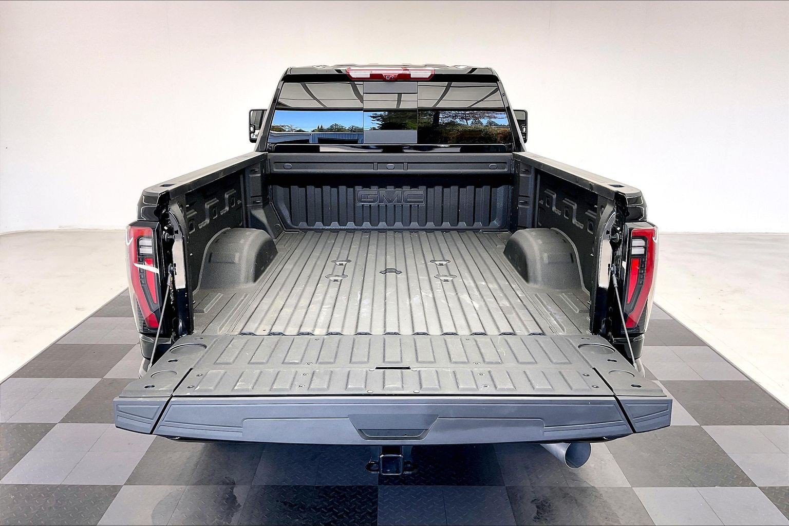Used 2026 GMC Sierra 2500 AT4 w/ AT4 Premium Plus Package AWD/4WD image 27