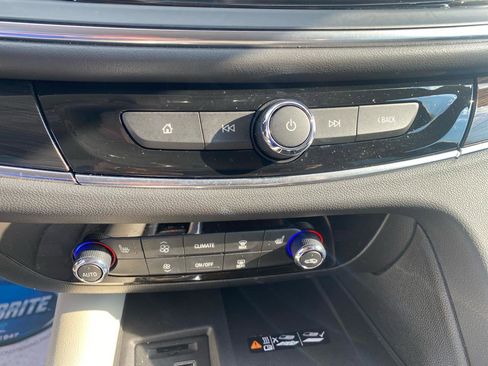 Used 2024 Buick Enclave Essence w/ Sport Touring Edition FWD image 21