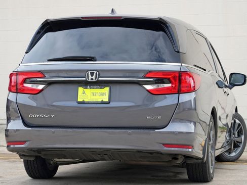 Used 2024 Honda Odyssey Elite image 4
