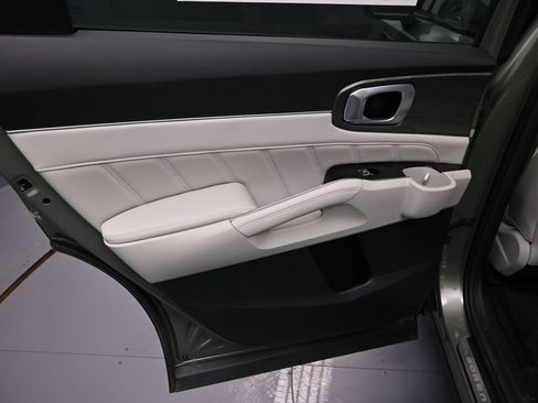 New 2025 Kia Sorento SX AWD/4WD image 30