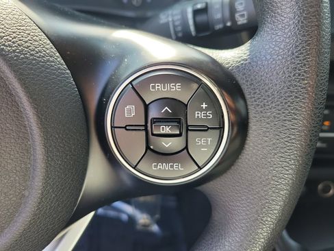 Used 2020 Kia Soul LX FWD image 19