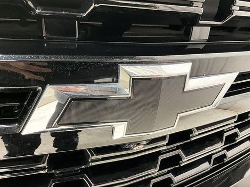 Used 2023 Chevrolet Tahoe Z71 w/ Z71 Off-Road Package AWD/4WD image 30