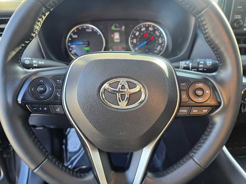 Used 2022 Toyota RAV4 XLE image 24