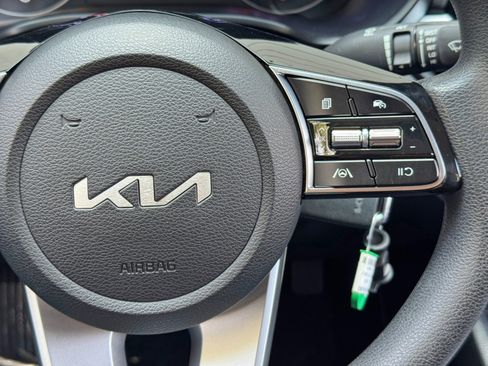 Used 2023 Kia Forte LXS w/ LXS Technology Package FWD image 20