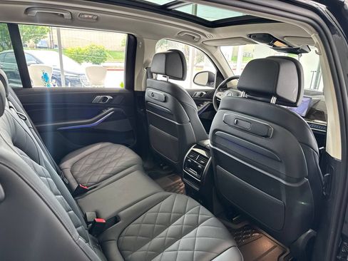 Used 2025 BMW X7 xDrive40i w/ Premium Package AWD/4WD image 47