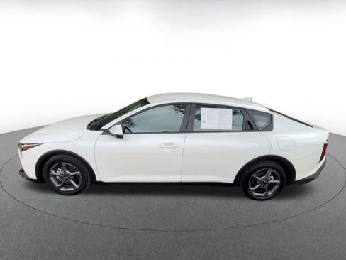 Used 2025 Kia K4 LXS image 9
