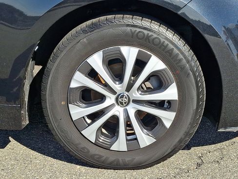 Certified 2022 Toyota Corolla LE image 8