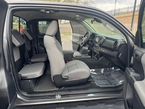 Used 2023 Toyota Tacoma SR image 17