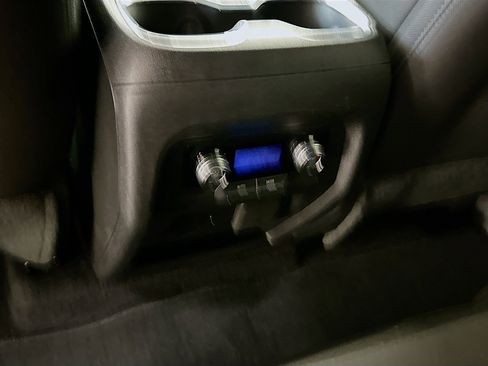 Used 2025 GMC Acadia Elevation image 28