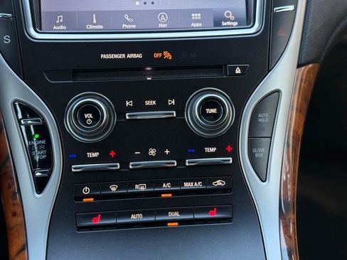 Used 2019 Lincoln Nautilus Select AWD/4WD image 17