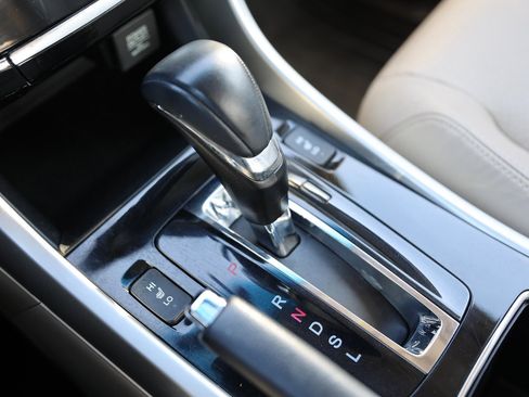 Used 2016 Honda Accord EX-L image 28