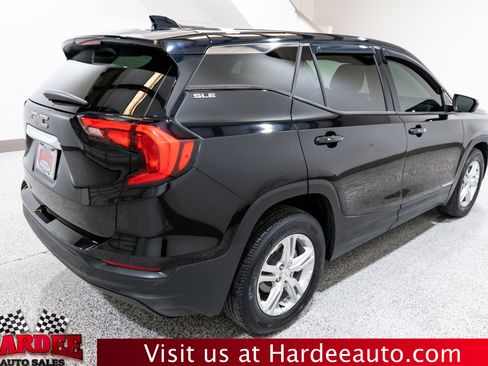 Used 2020 GMC Terrain SLE w/ LPO, Floor Liner Package image 5
