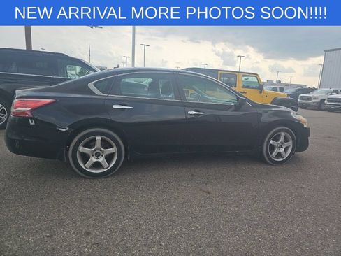 Used 2013 Nissan Altima 2.5 SV FWD image 11