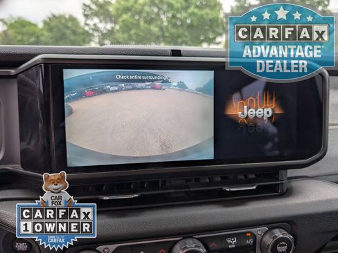 Used 2024 Jeep Wrangler Unlimited Sport AWD/4WD image 9