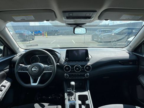 Used 2025 Nissan Sentra SV FWD image 31