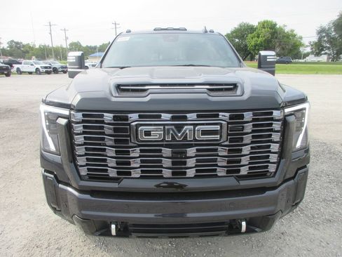 New 2026 GMC Sierra 2500 Denali Ultimate AWD/4WD image 11