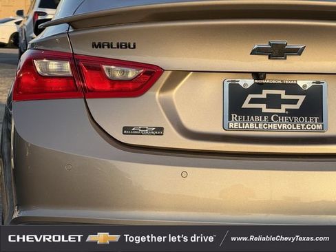 Used 2024 Chevrolet Malibu RS FWD image 9