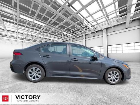 Used 2024 Toyota Corolla LE FWD image 2