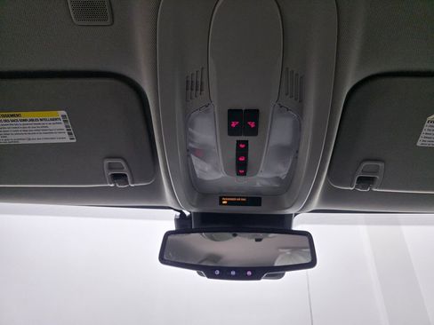 Used 2017 GMC Terrain SLE image 32