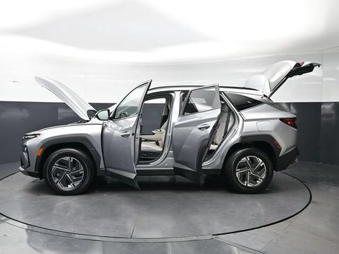 Used 2025 Hyundai Tucson Blue AWD/4WD image 36