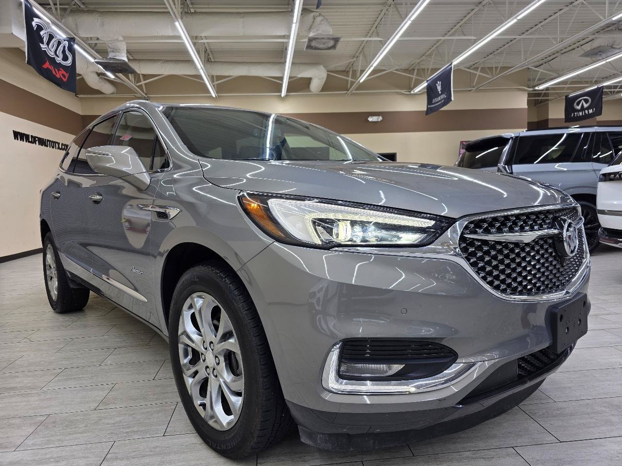 Used 2018 Buick Enclave Avenir w/ Avenir Technology Package FWD image 4