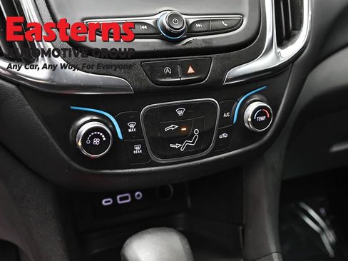Used 2022 Chevrolet Equinox LT FWD image 19