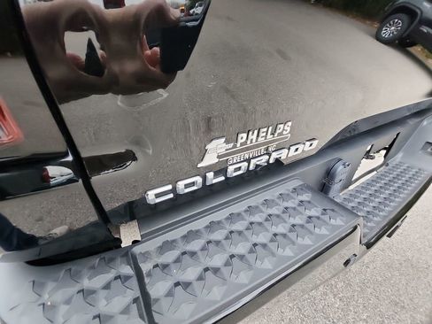 Used 2024 Chevrolet Colorado ZR2 w/ Technology Package image 35