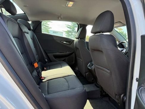Used 2016 Chevrolet Malibu LT FWD image 10