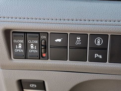 Used 2024 Honda Odyssey Elite image 26