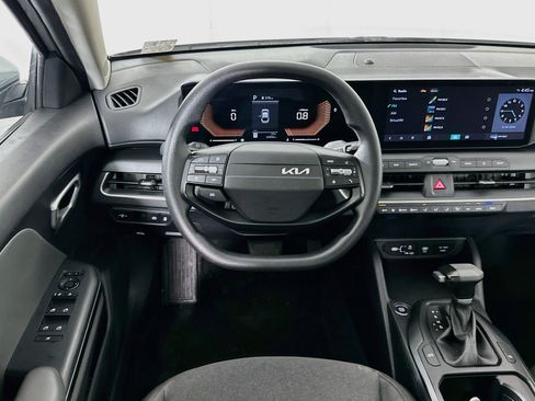Used 2025 Kia K4 FWD image 18