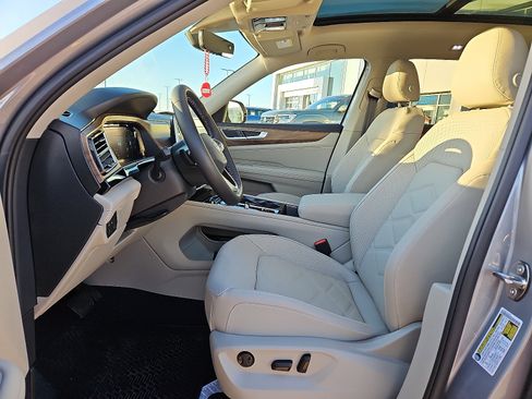 New 2026 Volkswagen Atlas SE image 11