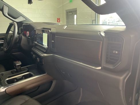 Used 2024 Chevrolet Silverado 1500 High Country w/ Midnight Edition image 41