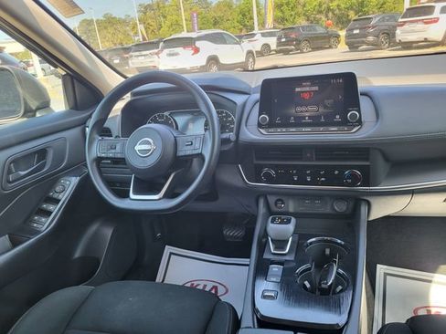 Used 2024 Nissan Rogue S FWD image 15