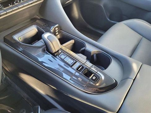 Used 2024 Toyota Crown Limited image 12