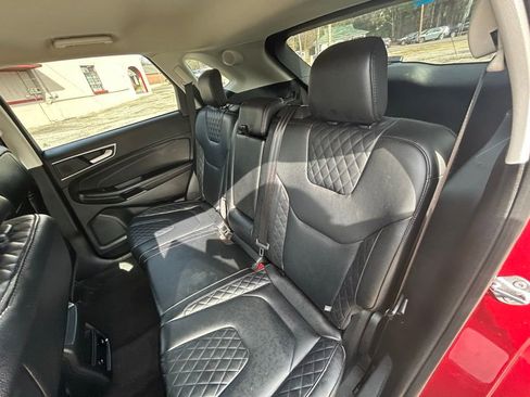 Used 2024 Ford Edge Titanium image 18