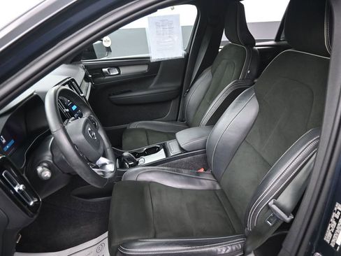 Used 2022 Volvo XC40 P8 Recharge Plus AWD/4WD image 19