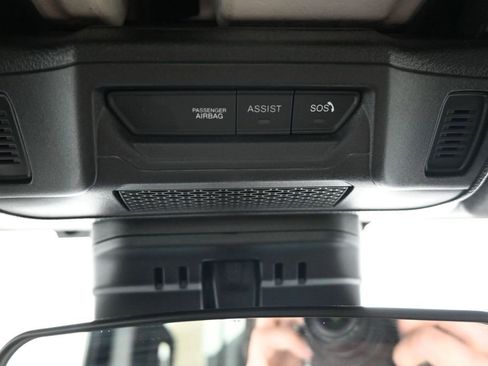 Used 2025 Jeep Wrangler Unlimited Sahara AWD/4WD image 18