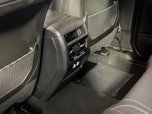 New 2025 Jeep Grand Cherokee Laredo w/ Luxury Tech Group I image 30