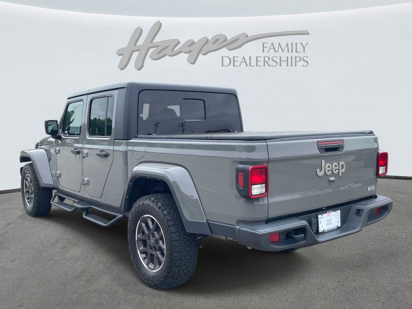 Used 2023 Jeep Gladiator Overland AWD/4WD image 5